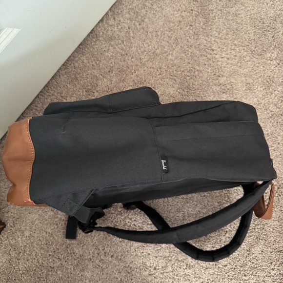 Men’s classic Herschel backpack - Picture 15 of 16